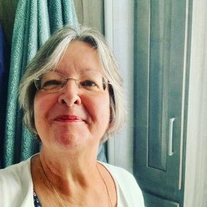 Meet your Posher, Debbie